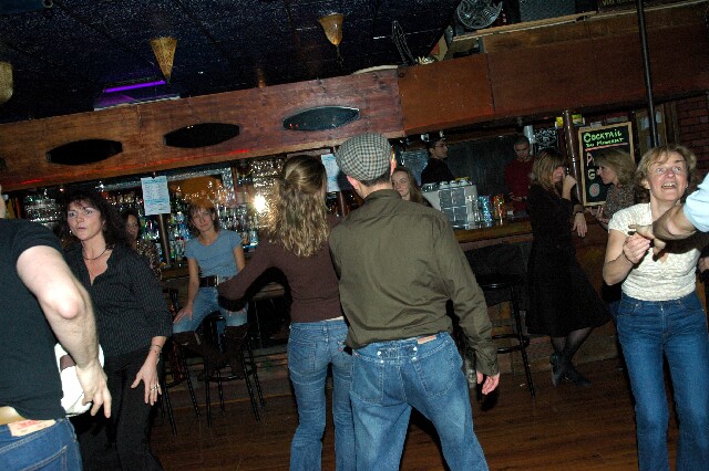 min 2005 12 18 sharkys 164